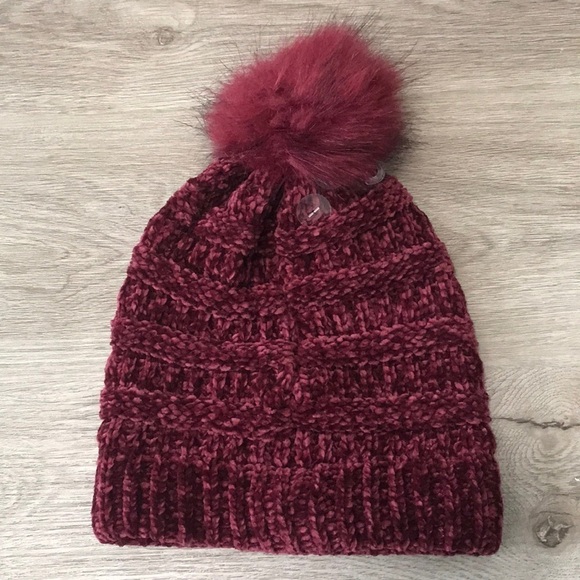 Time and Tru Chenille Pom Beanie Toboggan Hat - Picture 4 of 5